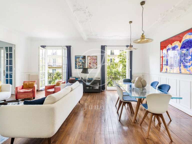 Appartement Paris 18e - 4 chambres - 121m²