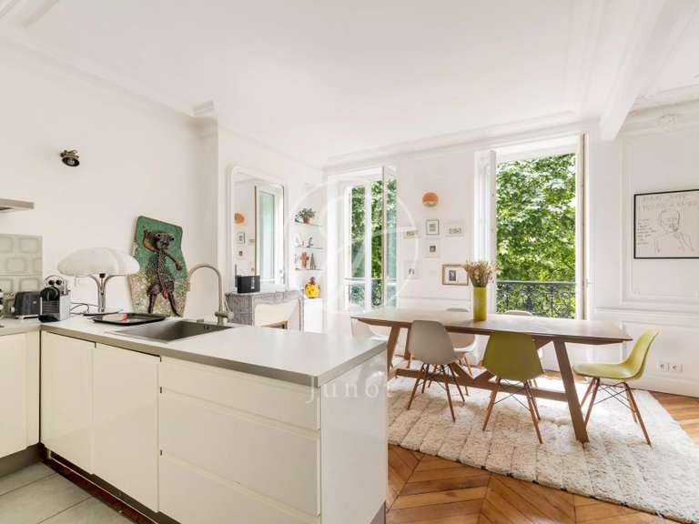 Appartement Paris 18e - 3 chambres - 124m²