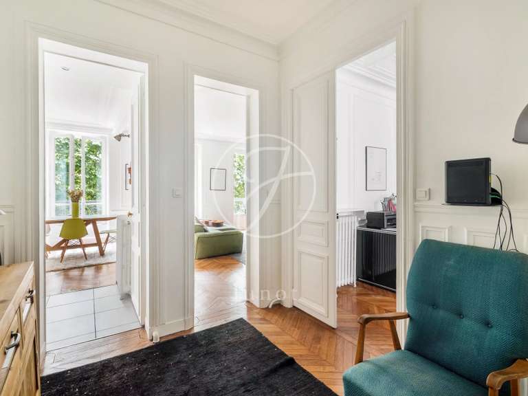 Appartement Paris 18e - 3 chambres - 124m²