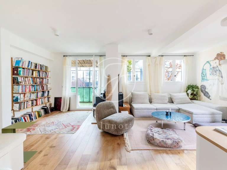 Appartement Paris 18e - 2 chambres - 147m²