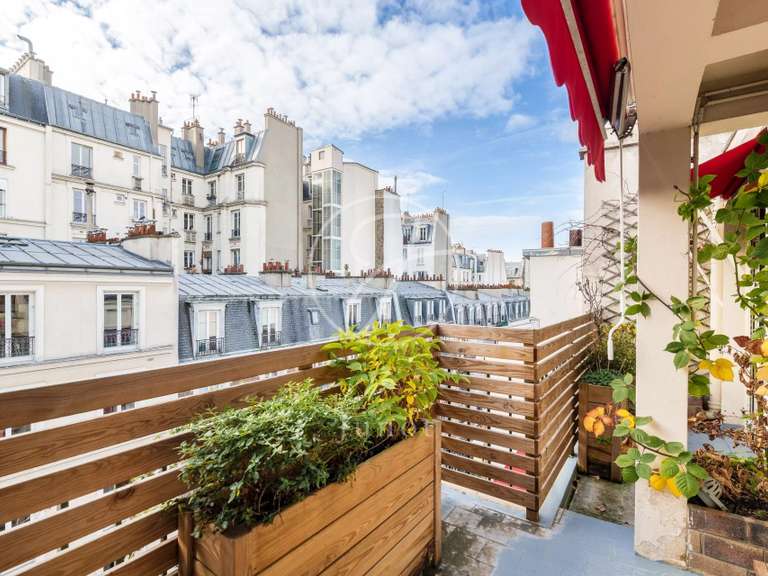 Appartement Paris 18e - 2 chambres - 147m²