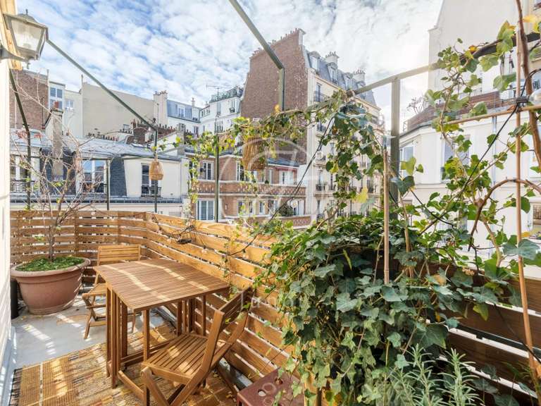 Appartement Paris 18e - 2 chambres - 147m²