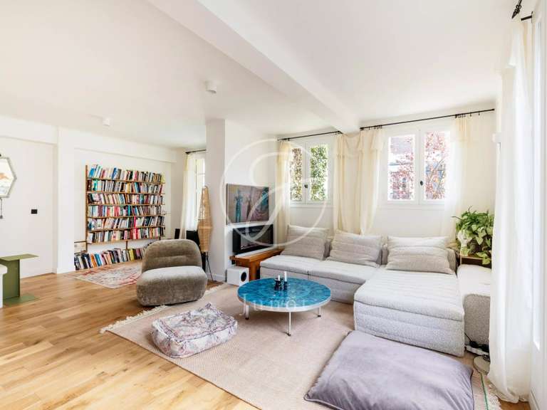 Appartement Paris 18e - 2 chambres - 147m²