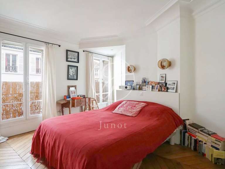Appartement Paris 18e - 3 chambres - 105m²