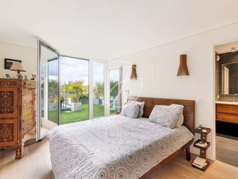 Appartement Paris 18e - 2 chambres - 167m²