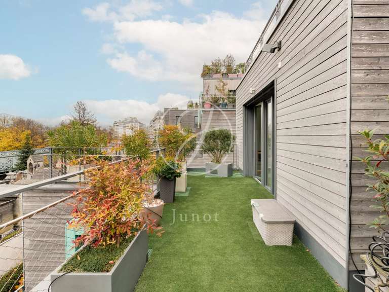 Appartement Paris 18e - 2 chambres - 167m²