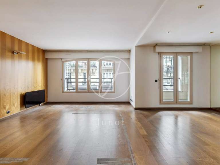 Appartement Paris 18e - 2 chambres - 93m²