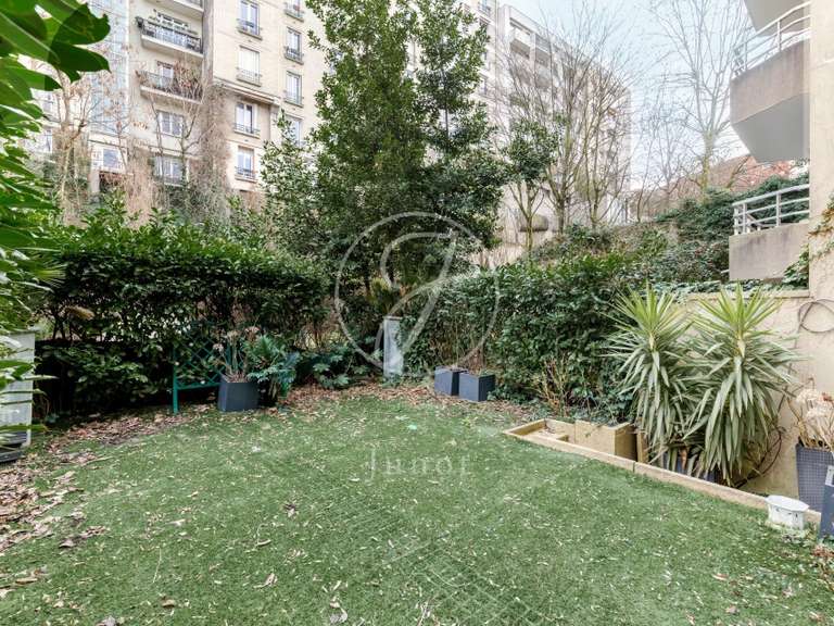 Appartement Paris 18e - 2 chambres - 93m²