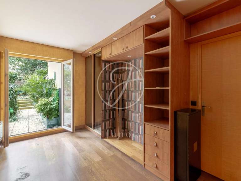 Appartement Paris 18e - 2 chambres - 93m²