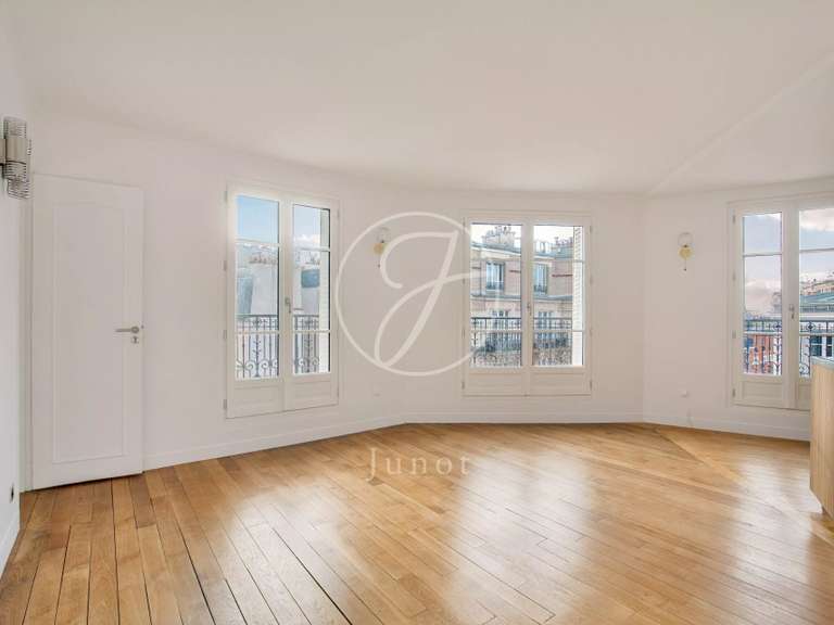 Appartement Paris 18e - 2 chambres - 51m²