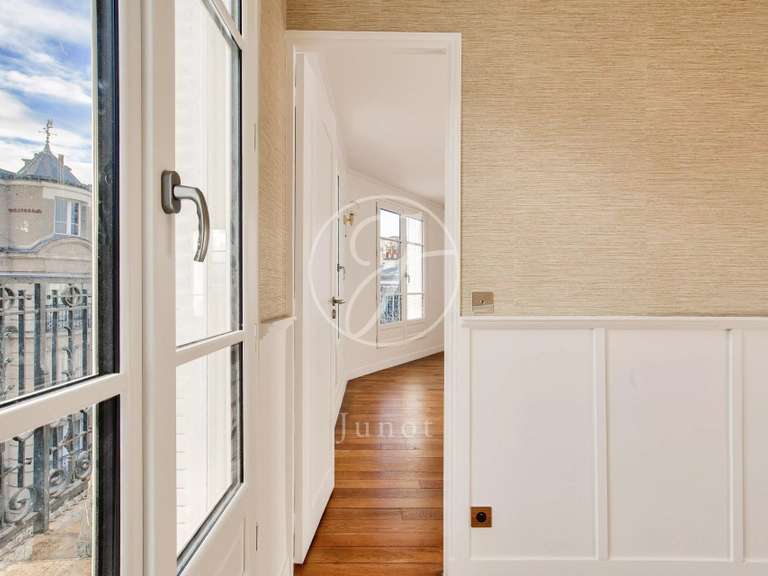 Appartement Paris 18e - 2 chambres - 51m²