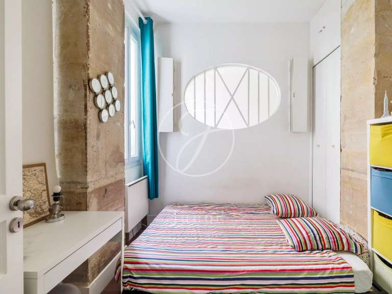 Appartement Paris 18e - 2 chambres - 77m²