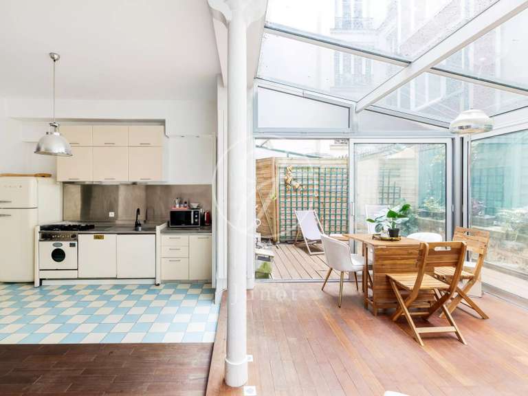 Appartement Paris 18e - 2 chambres - 77m²