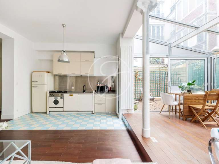 Appartement Paris 18e - 2 chambres - 77m²
