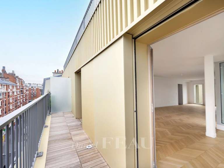 Apartment Paris 18e - 4 bedrooms - 157m²