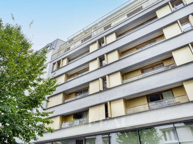 Apartment Paris 18e - 4 bedrooms - 157m²