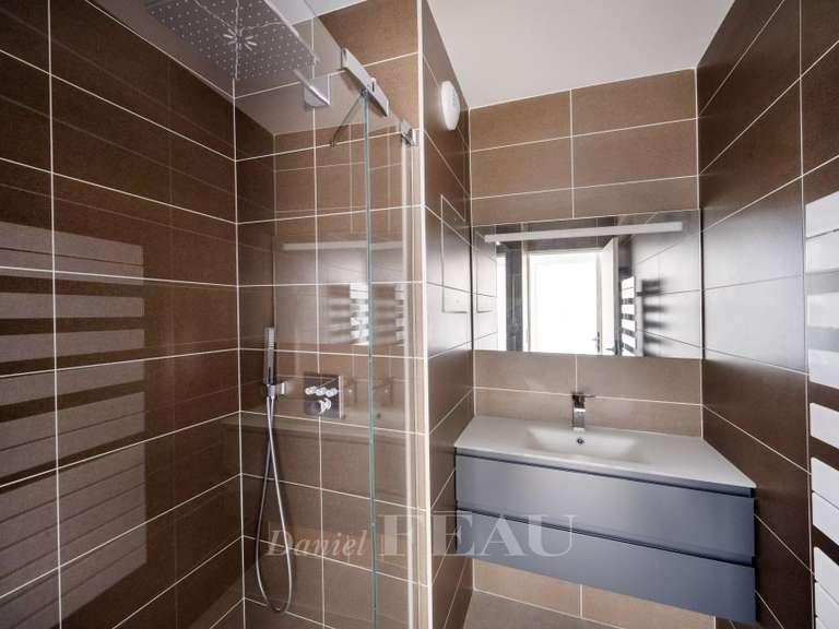 Apartment Paris 18e - 4 bedrooms - 157m²