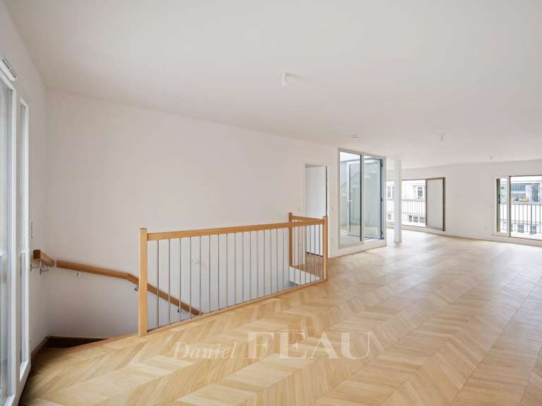 Apartment Paris 18e - 4 bedrooms - 157m²