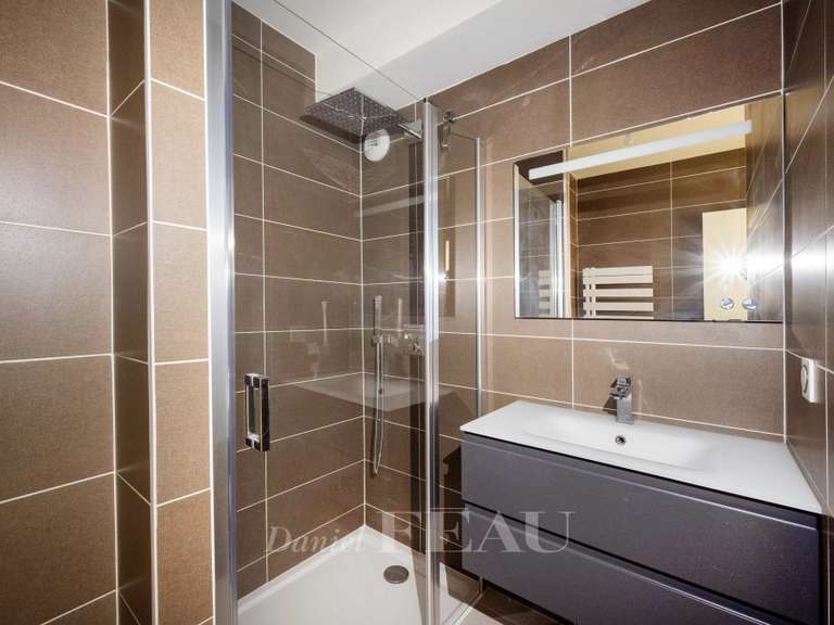 Apartment Paris 18e - 4 bedrooms - 157m²