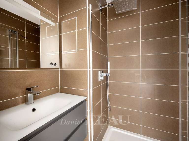 Apartment Paris 18e - 4 bedrooms - 147m²