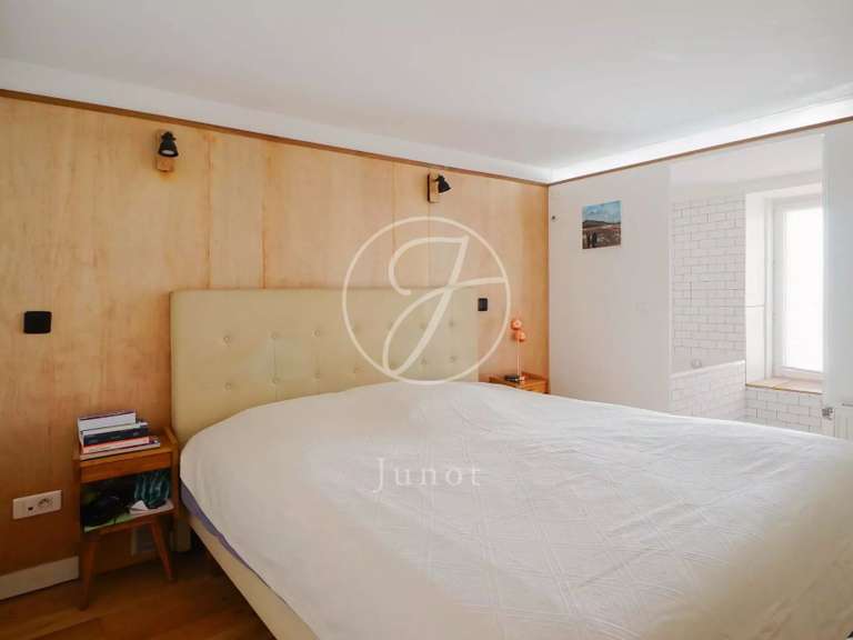 Appartement Paris 18e - 3 chambres - 123m²