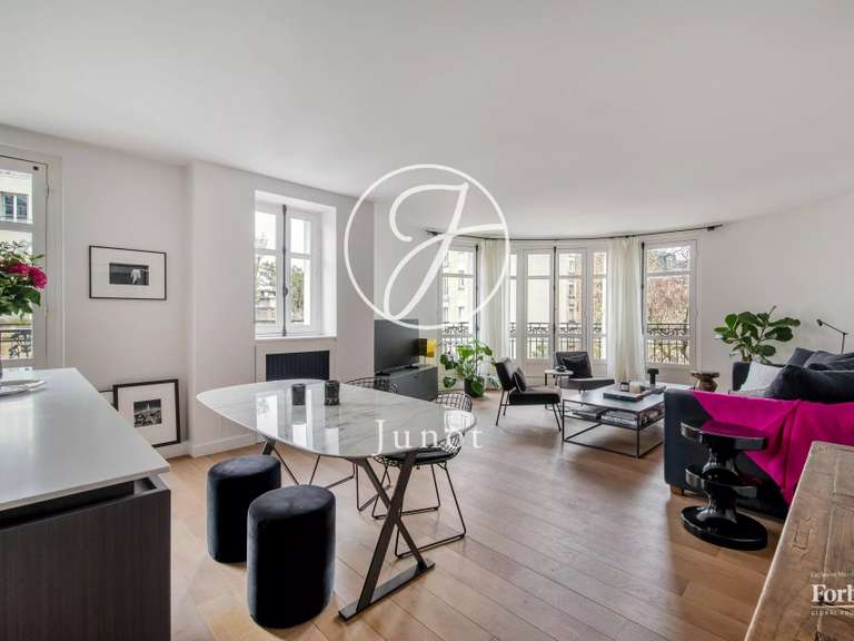 Apartment Paris 18e - 1 bedroom - 76m²