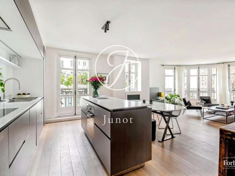 Apartment Paris 18e - 1 bedroom - 76m²
