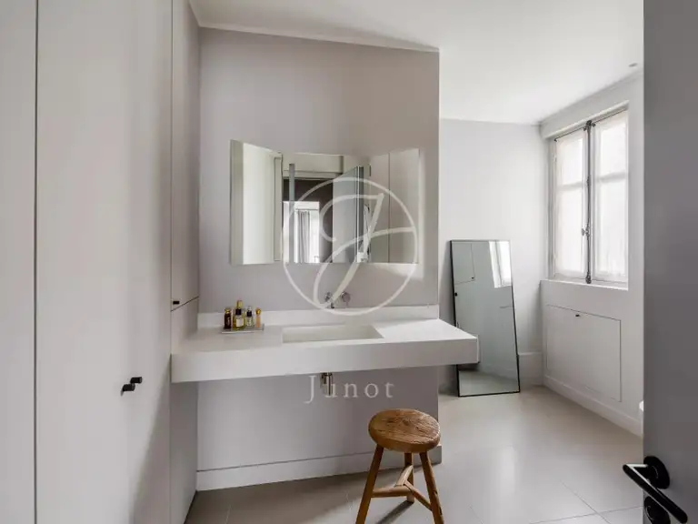 Apartment Paris 18e - 1 bedroom - 76m²