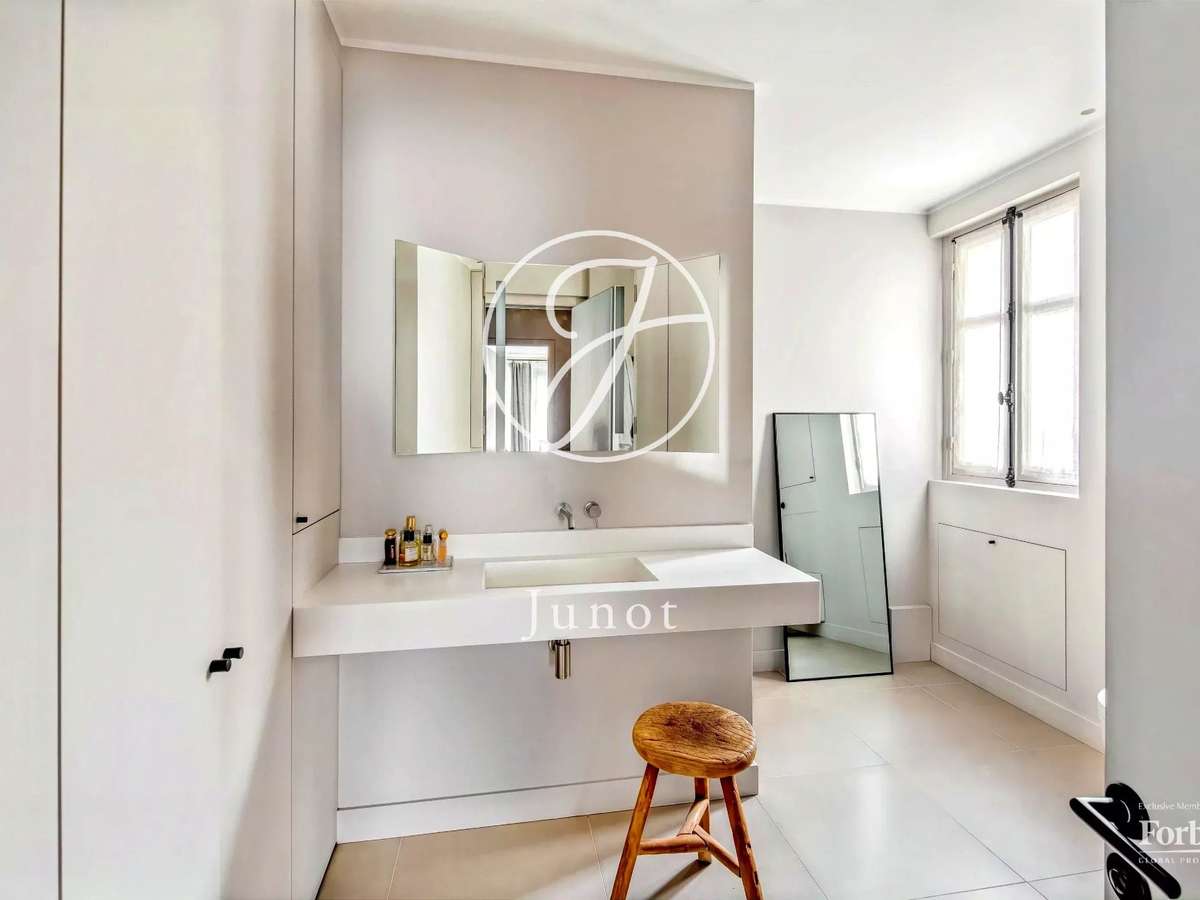 Apartment Paris 18e