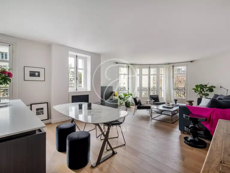 Apartment Paris 18e - 1 bedroom - 76m²