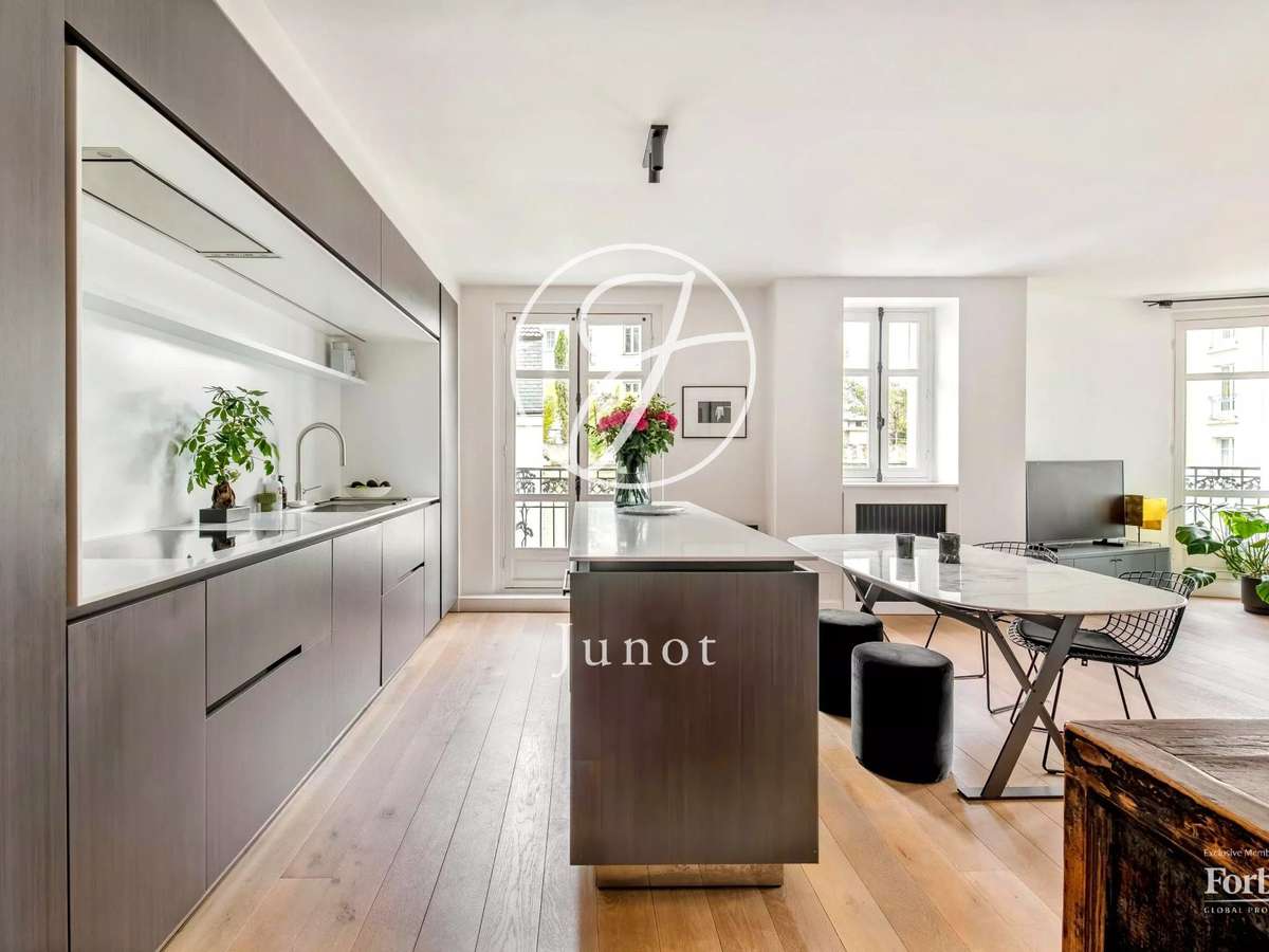 Apartment Paris 18e