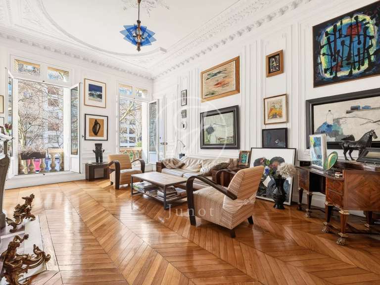 Apartment Paris 18e - 2 bedrooms - 156m²