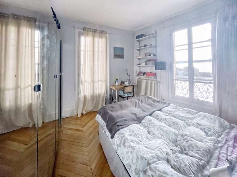 Appartement Paris 18e - 2 chambres - 95m²