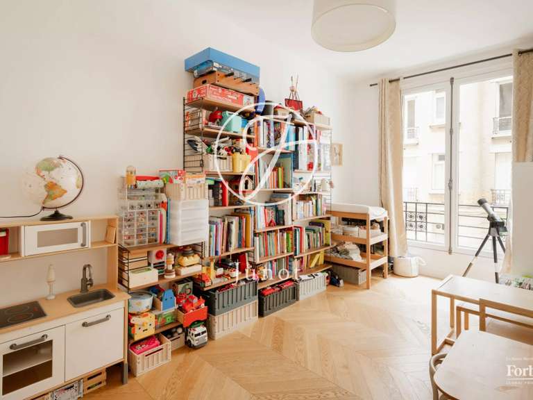 Appartement Paris 18e - 3 chambres - 112m²