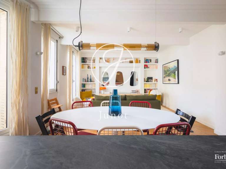 Appartement Paris 18e - 3 chambres - 112m²