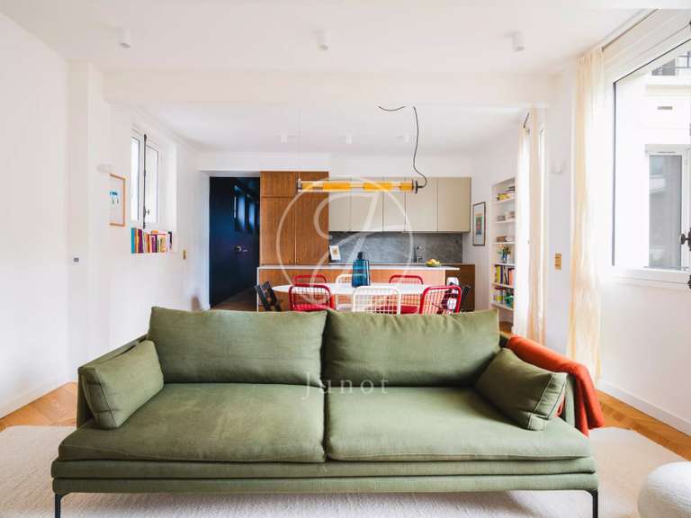 Appartement Paris 18e - 3 chambres - 112m²