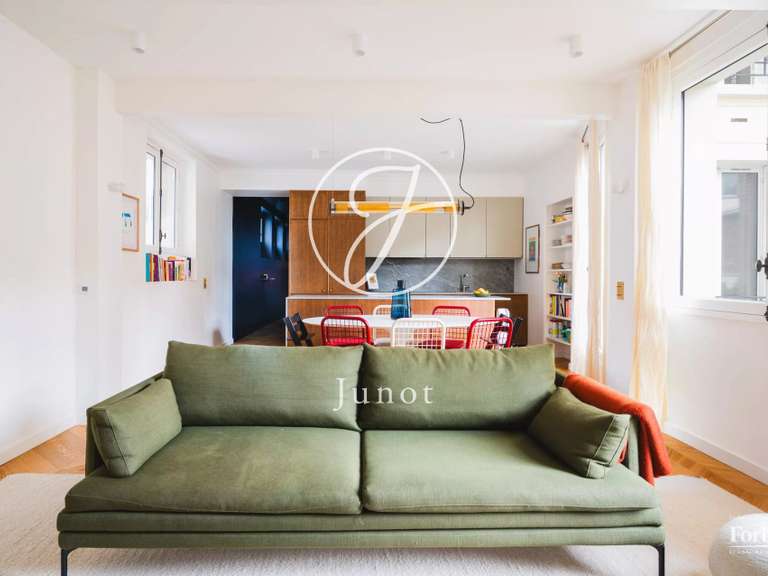 Appartement Paris 18e - 3 chambres - 112m²