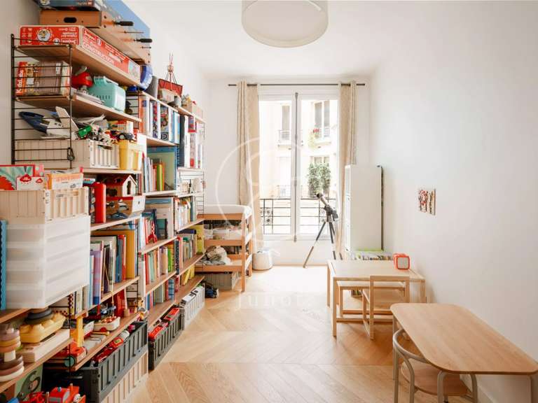 Appartement Paris 18e - 3 chambres - 112m²