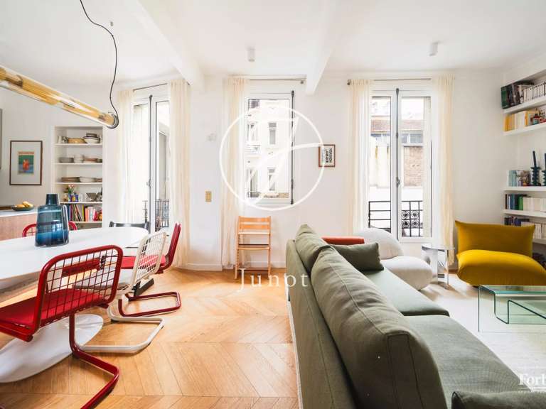 Appartement Paris 18e - 3 chambres - 112m²