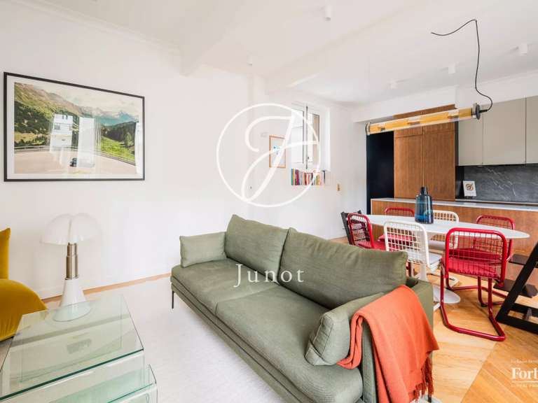 Appartement Paris 18e - 3 chambres - 112m²