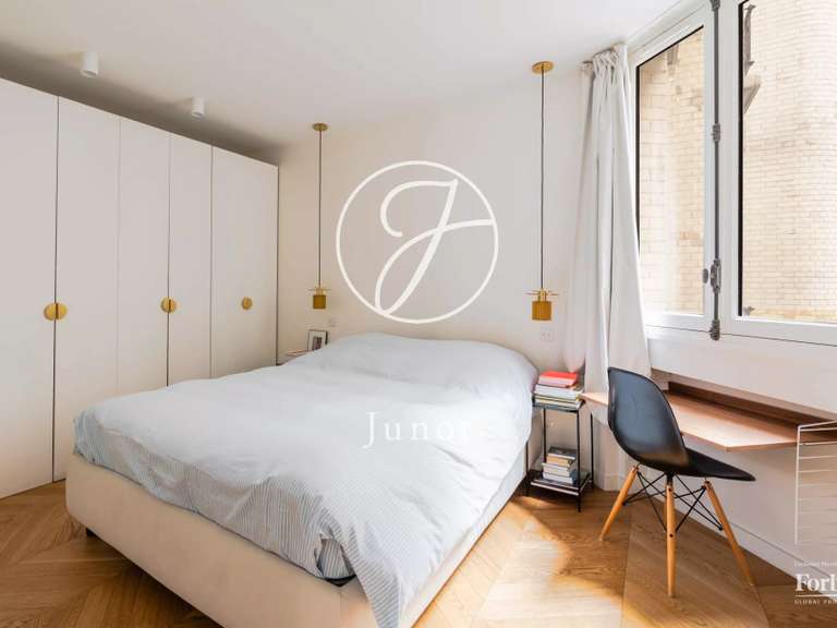 Appartement Paris 18e - 3 chambres - 112m²