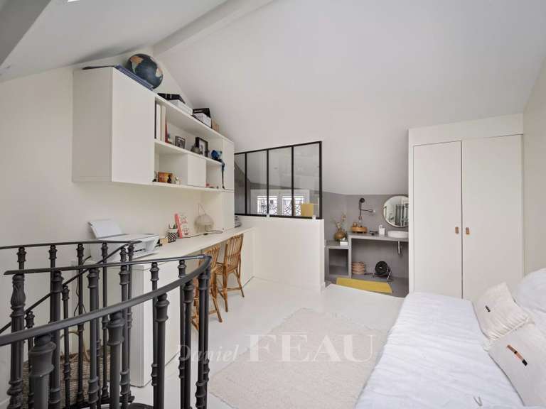 Appartement Paris 18e - 4 chambres - 189m²