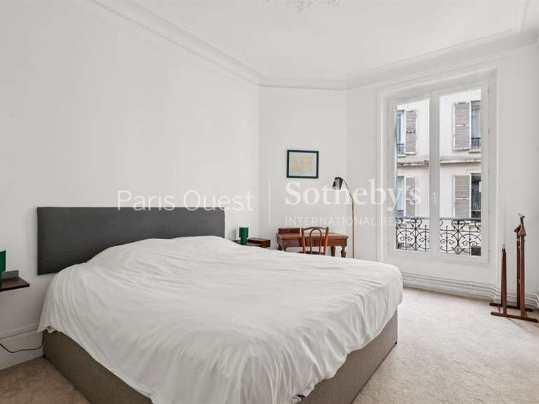 Appartement Paris 18e - 3 chambres - 122m²