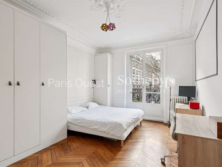 Appartement Paris 18e - 3 chambres - 122m²