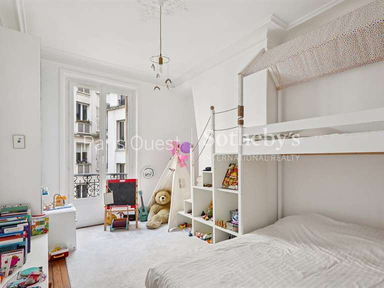 Appartement Paris 18e - 3 chambres - 122m²