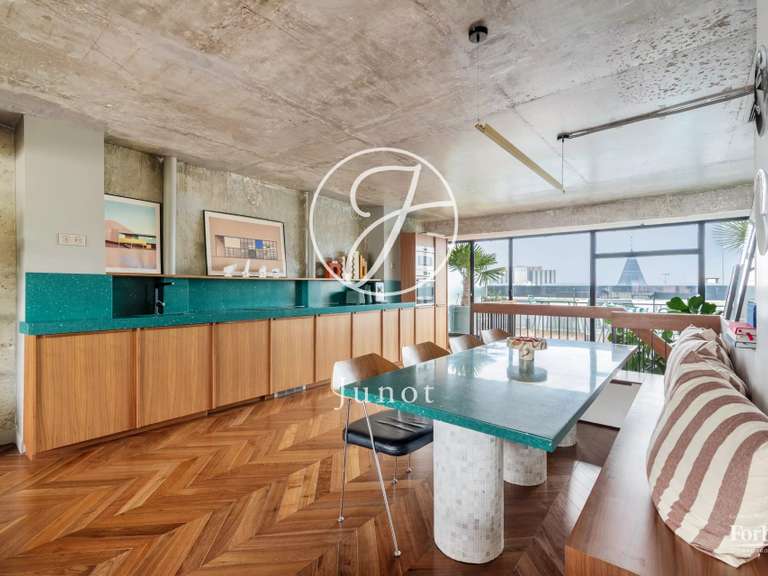 Appartement Paris 18e - 3 chambres - 127m²