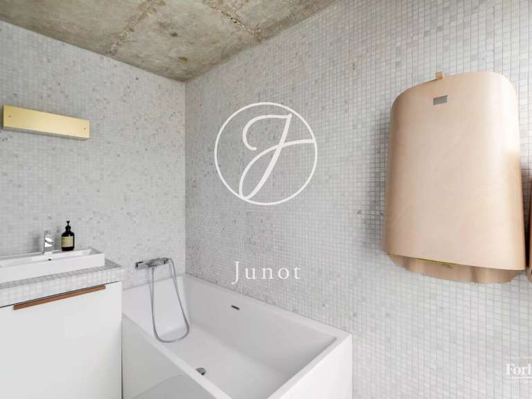 Appartement Paris 18e - 3 chambres - 127m²