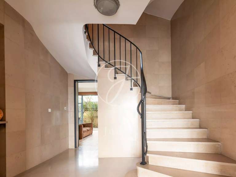 Apartment Paris 18e - 4 bedrooms - 270m²