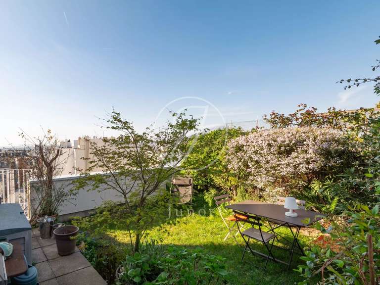 Apartment Paris 18e - 1 bedroom - 77m²