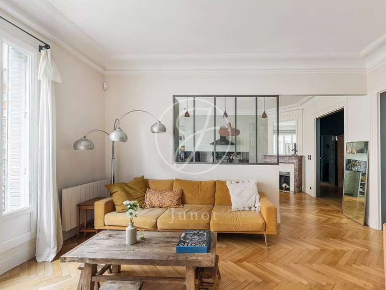 Apartment Paris 18e - 3 bedrooms - 121m²